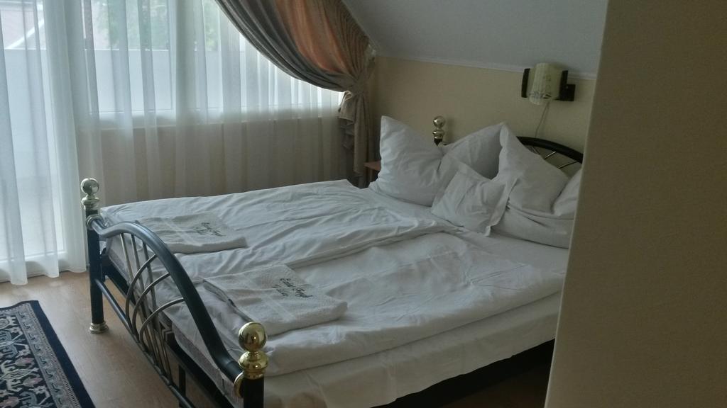 Ezust Fenyo Vendeghaz Hotel Siófok Kültér fotó