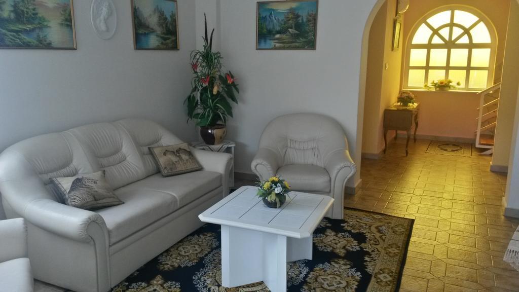 Ezust Fenyo Vendeghaz Hotel Siófok Kültér fotó